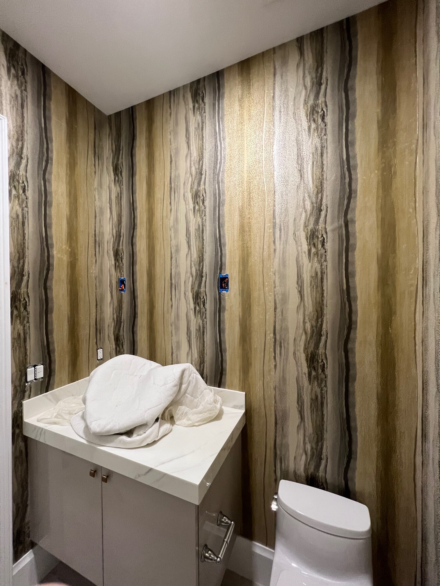Middleburg Wallpaper Installation